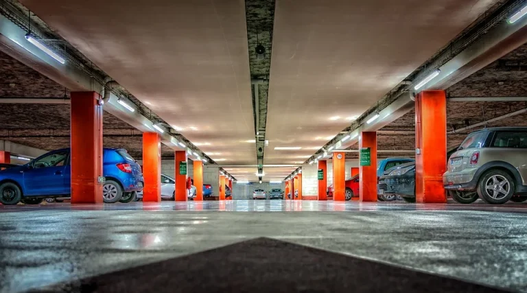 multi-storey-car-park-2705368_960_720