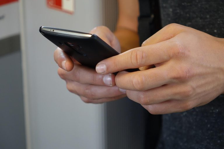smartphone-ga86b9831d_1920