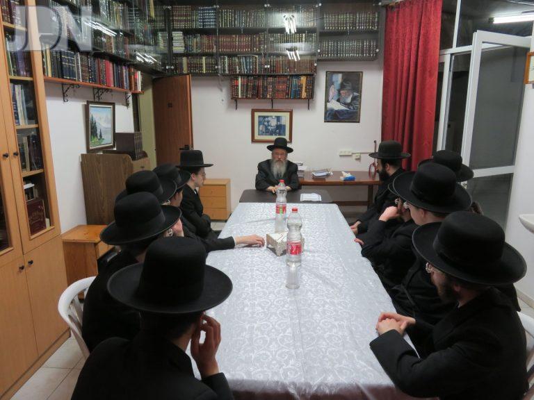 הרב בלינוב ישיבת גור (6)