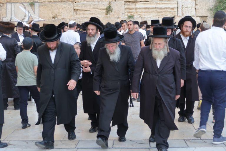 סלאנים באסטאן הרב מוטצען הכותל (11)