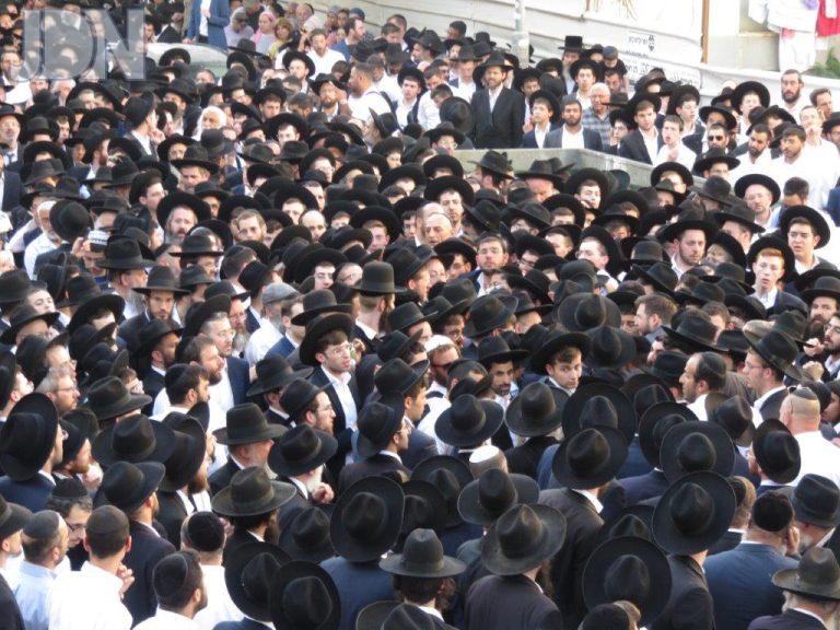 רבי אורי זוהר זצ''ל הלוייה (13)