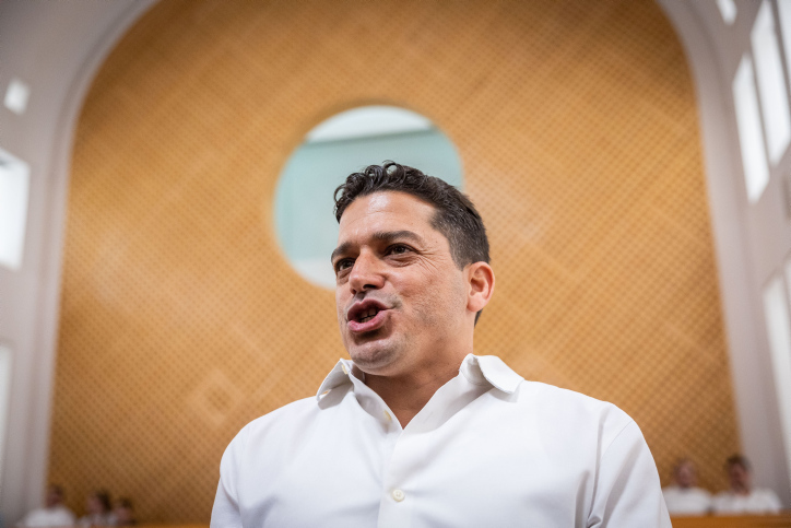 AMICHAI CHIKLI