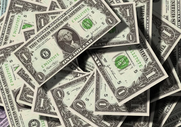 dollars-499481_960_720