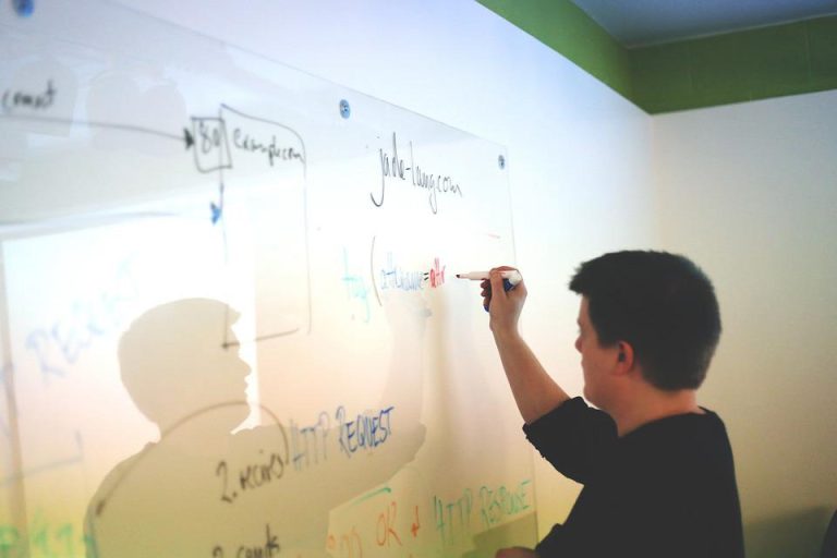 white-board-593300_960_720