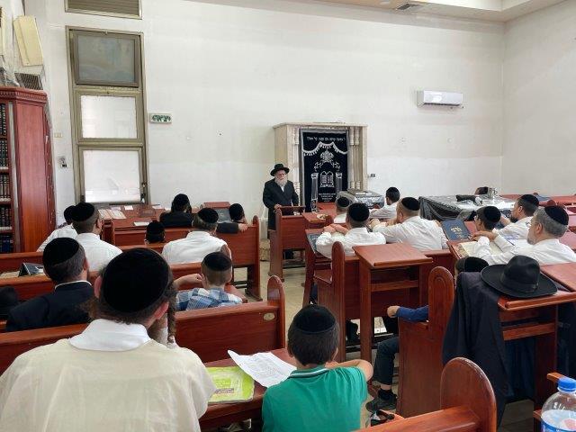 זה לזה אלעד