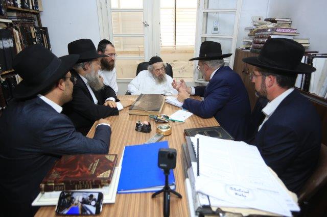 משמרת השבת אצל ר' דב לנדו עם יעקב אשר (2)