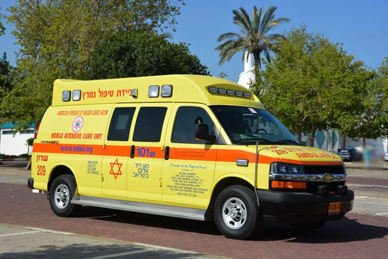 ניידת-טיפול-נמרץ-של-מדא-צילום-דוברות-מדא