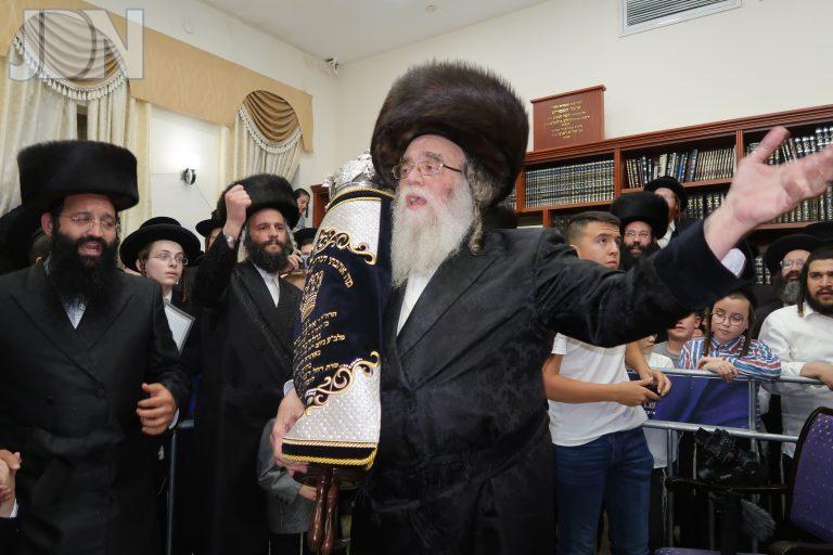 שידלובצא הכנסת ספר תורה (28)