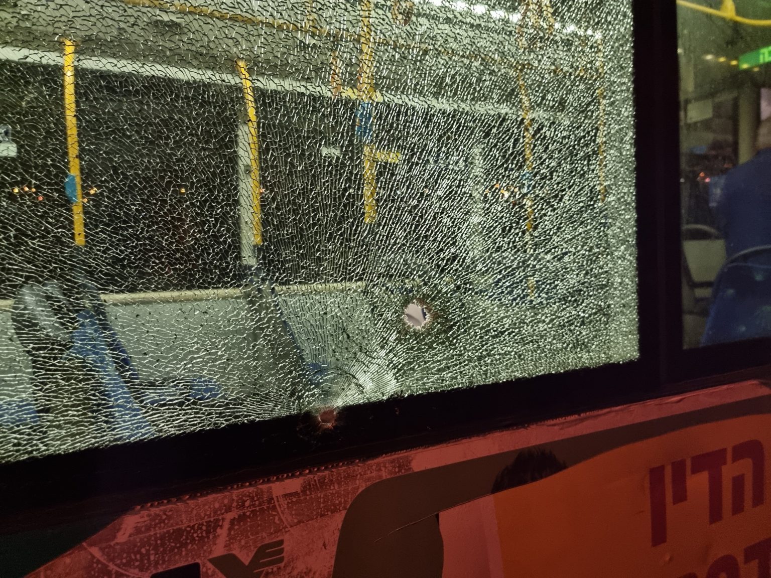 מצוד אחרי המחבל; האישה שנורתה ברכבה עברה ניתוח – התינוק במצב קשה