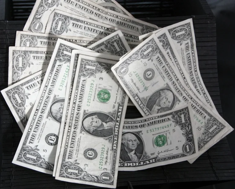 dollars-19782_960_720