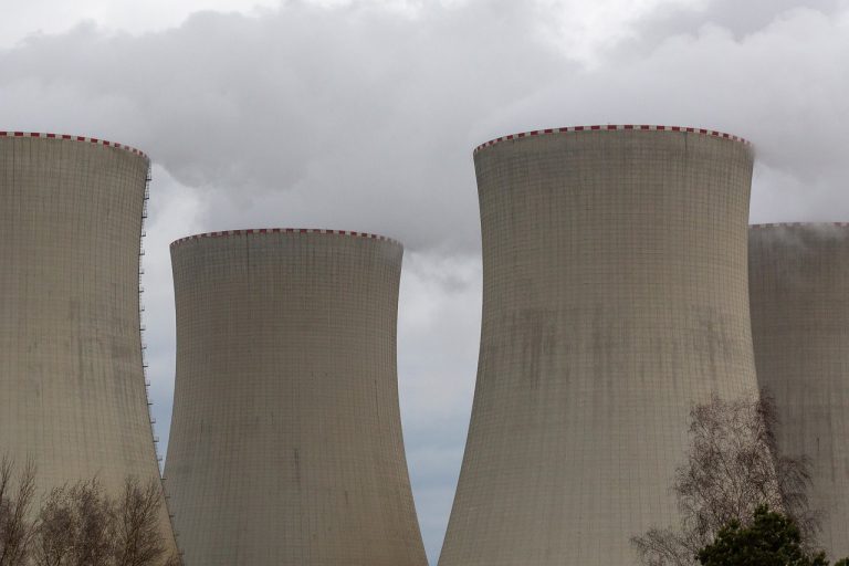 nuclear-power-plant-g6b929972d_1280