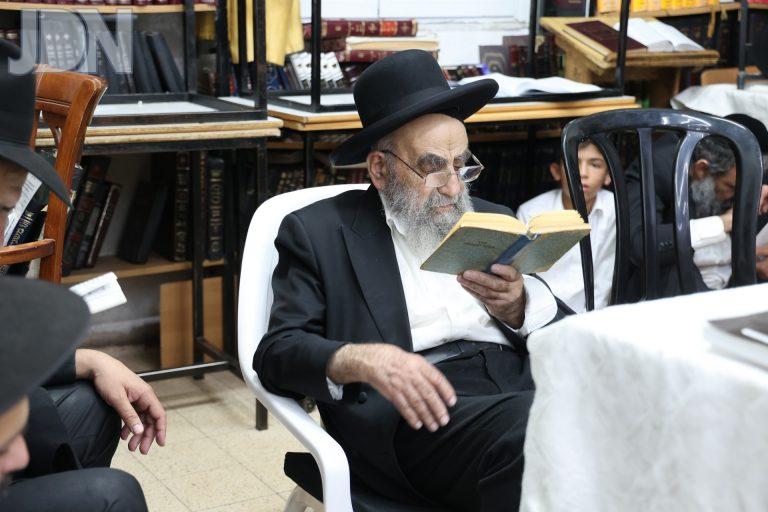 הגר''מ צדקה קינות (1)