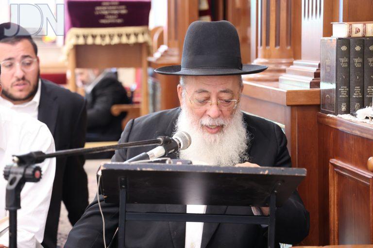 הגרש''מ עמאר באמירת הקינות (4)