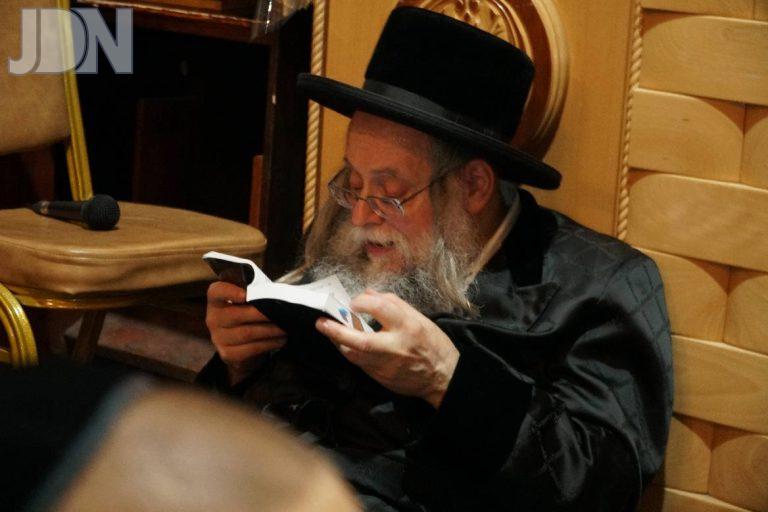 הרב יצחק לעזער ת''ב פב (4)