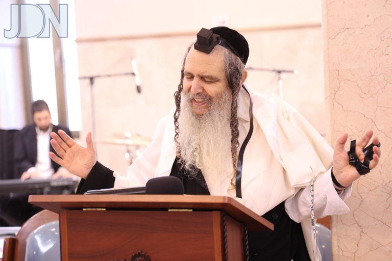 הרב-שלום-ארוש-תפילת-רח-7-1024x683
