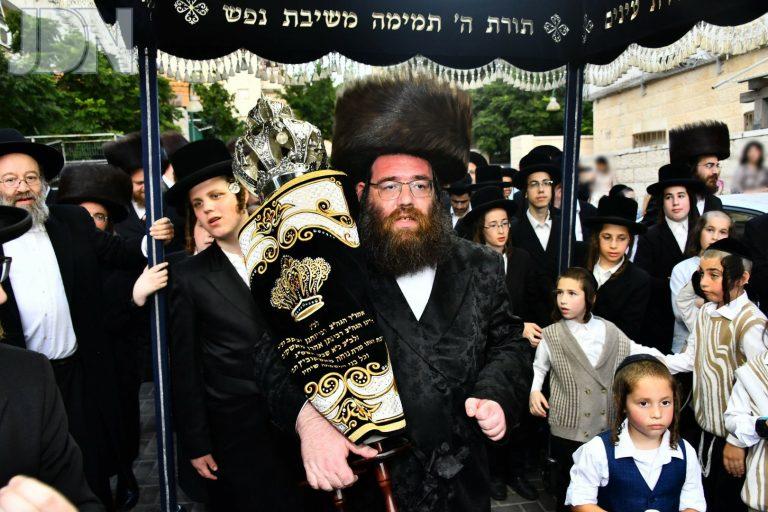 טשענגער אלעד הכנסת ס''ת (14)