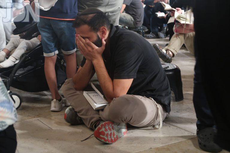 כותל המערבי אמירת הקינות (27)