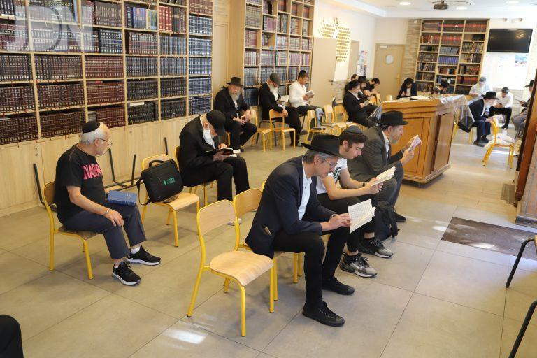 פאריז תשעה באב פב (13)