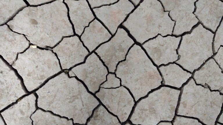 cracks-2099531_1280