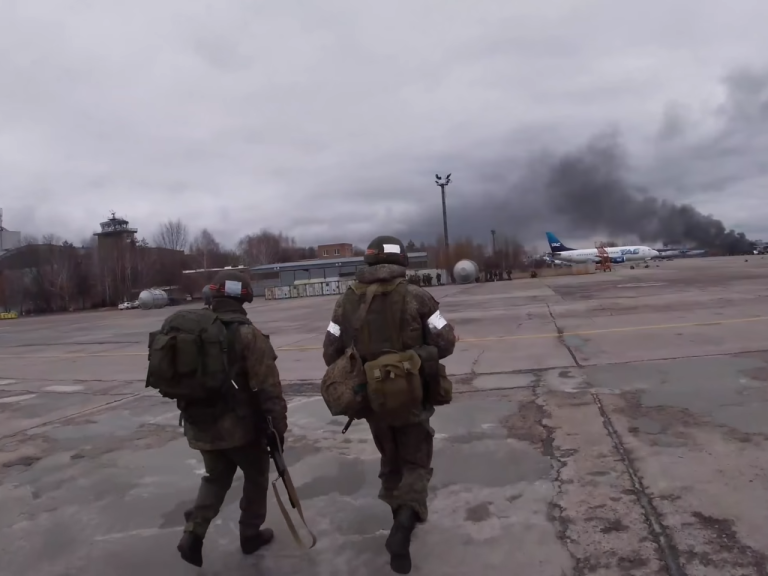Взятие_под_контроль_аэродрома_на_территории_Украины_011_(3to4)