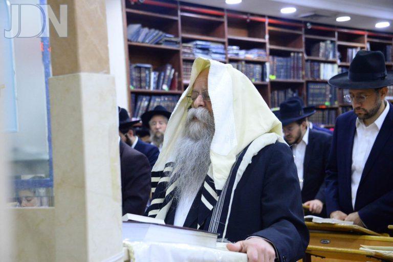 ישיבת תפארת ציון הגר''ש קנייבסקי סליחות פב (2)