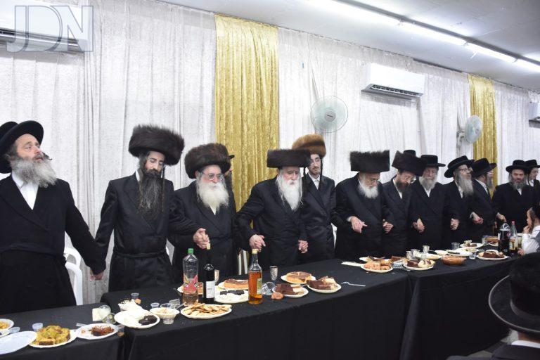 מכנובקא בעלזא פאפא ירוסלב אירוסין (16)
