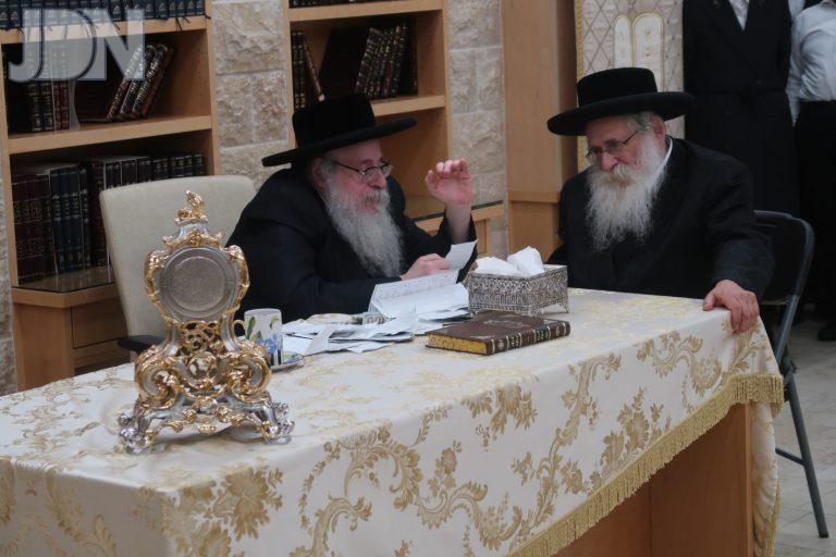 צאנז קלויזענבורג קבלת קהל בוומס''ב (8)