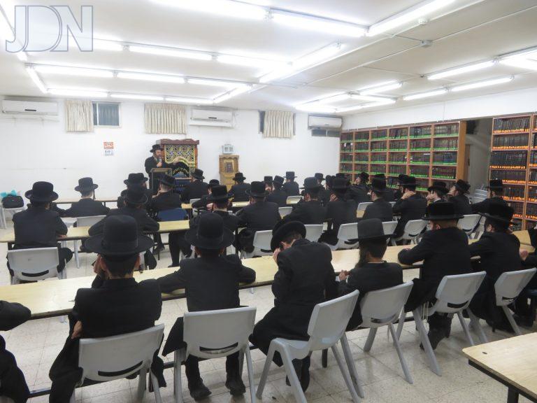 רבי אשר שוורץ ישיבת טשארנאביל (5)