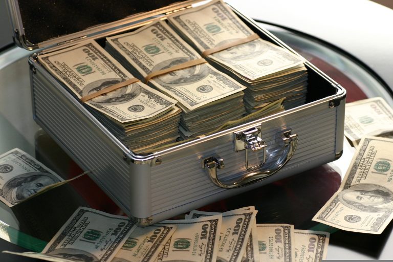 money-g15a764fb1_1920