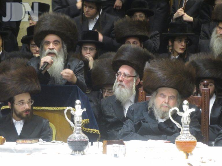 הרב שלום דירנפלד נושא דברים במעמד ובנוכחות מרן שליטא 3