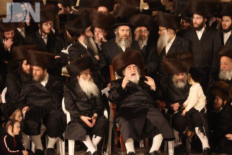 ויז'ניץ בכותל אסרו חג (5)