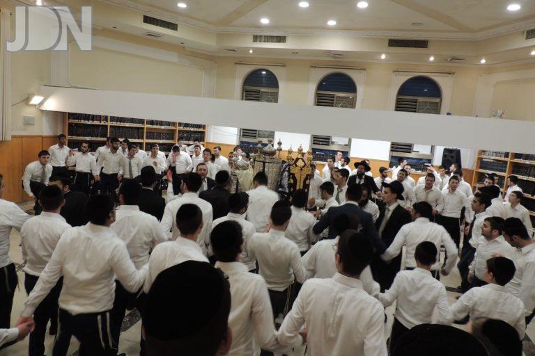 ישיבת ברית יעקב הקפות שניות (2)
