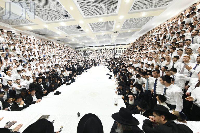 פונוביז' מוצאי שמחת תורה (6)