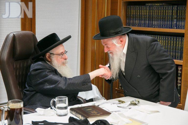 צאנז קלויזענבורג קבלת קהל בליעקוואד (13)