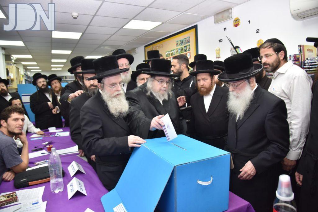 שבת ניצחון: הבקשה של דרעי בשיחה עם הרבי מבעלזא לאור ההצלחה האדירה בבחירות