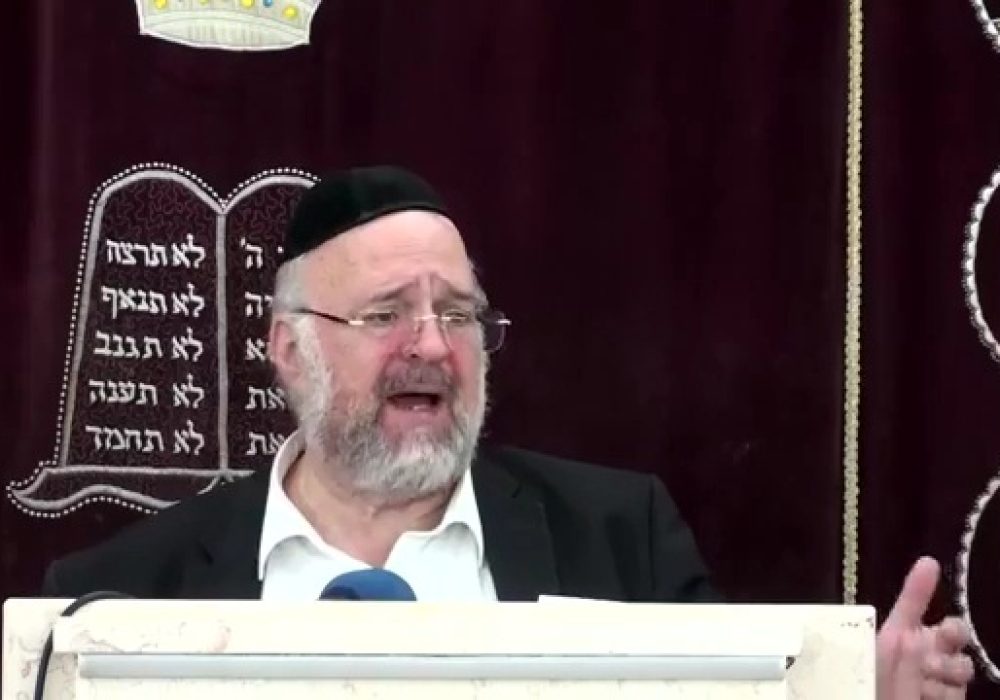 מגיד המישרים עדכן בשיעור: "אשתי שוחררה מטיפול נמרץ" • צפו