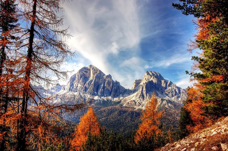 dolomites-2897227_1920