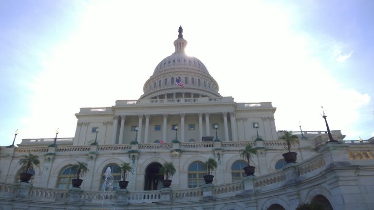 united-states-capitol-1675539_1920