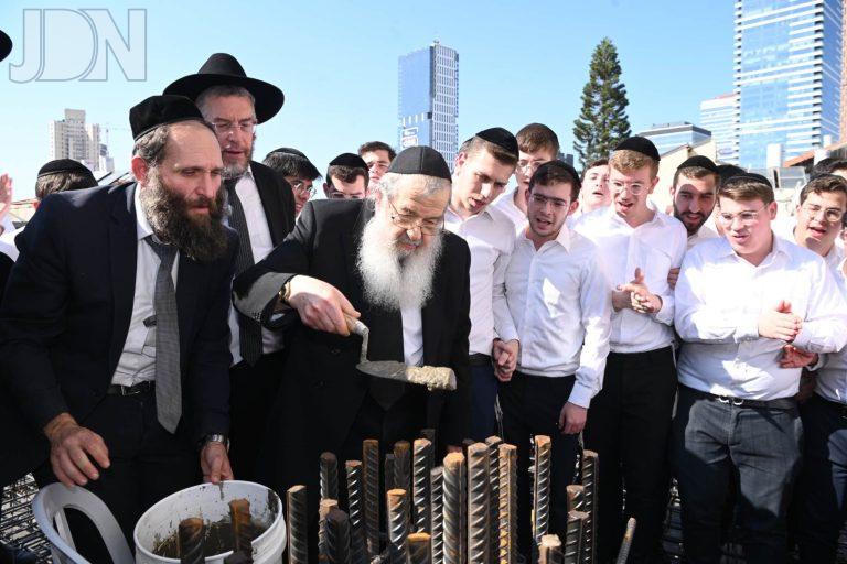 בית מתתיהו הנחת אבן פינה (18)