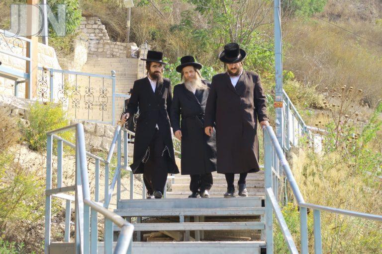 האדמו''ר מאונגוואר ארה''ב קברי צדיקים גליל (20)