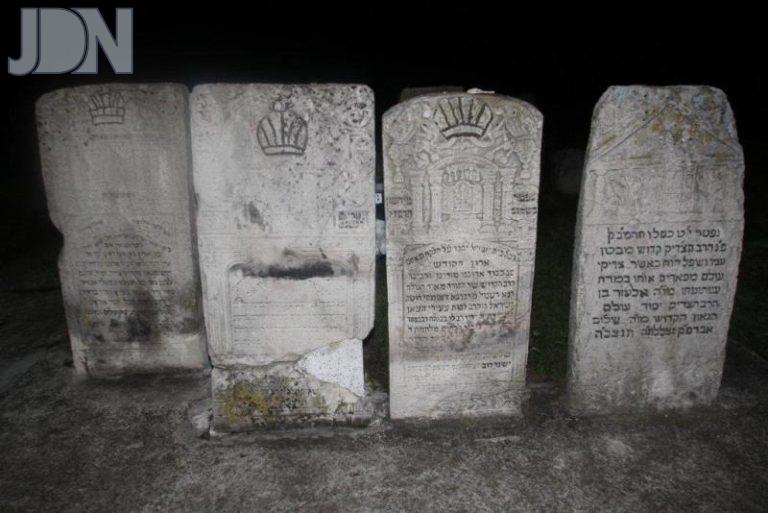 מסע הרה''צ רבי אהרן מרדכי רוקח שליט''א עם נגידי בעלזא ביארצייט המהרי''ד מבעלזא זי''ע - צילום אנשי בעק (100)