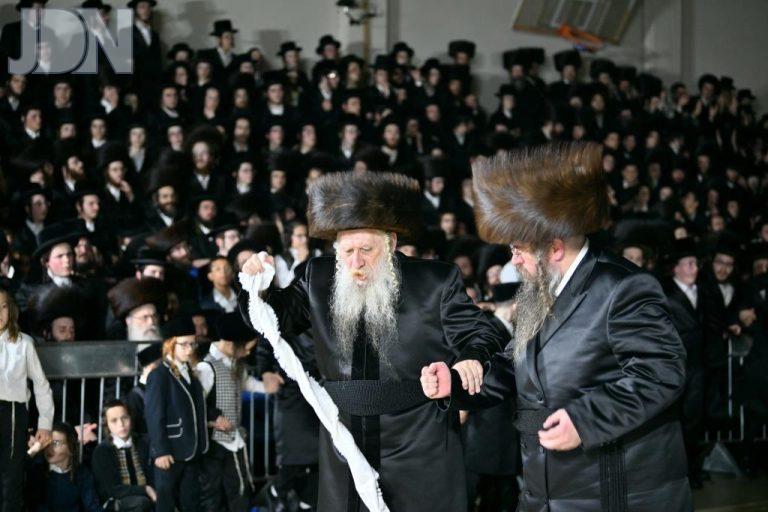 פינסק קרלין טשארנאביל חתונה (48)