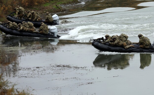 AzerbaijanTurkeyjointDrill4_autoOrient_i