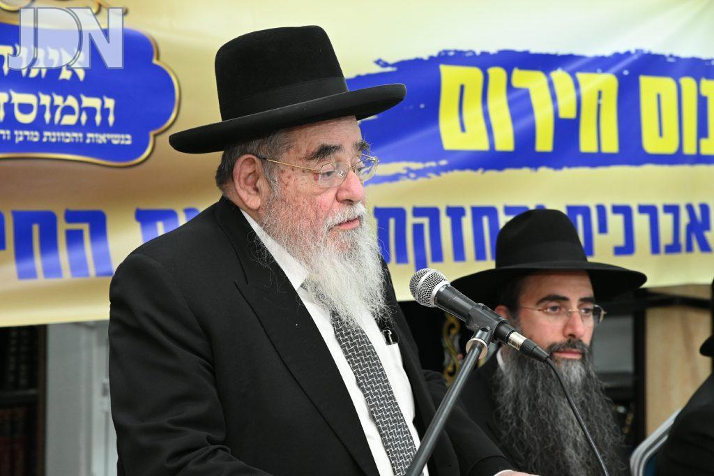 ראש הישיבה הגר"א סלים: "הרימו נס, הניפו דגל, והרכינו ראש לפני התורה הקדושה!"