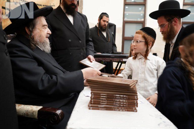 ברסלב בית שמש חלוקת פרסים (26)