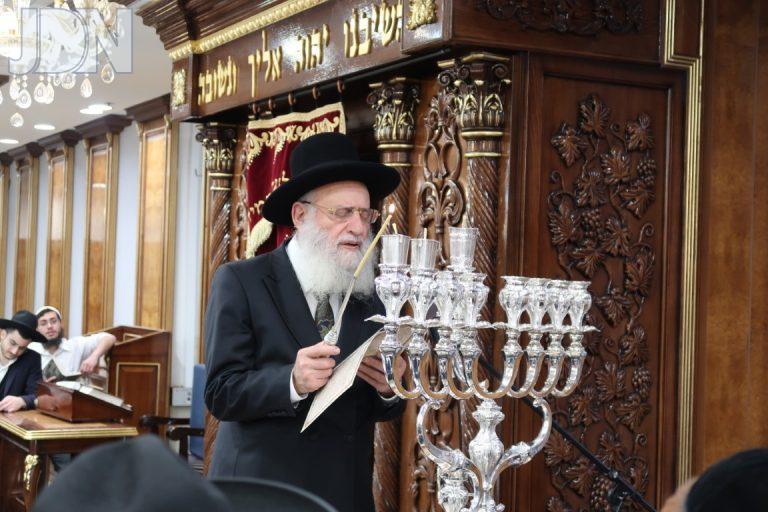 הגר''ר אלבז הדלקת נרות חנוכה תשפ''ג (3)