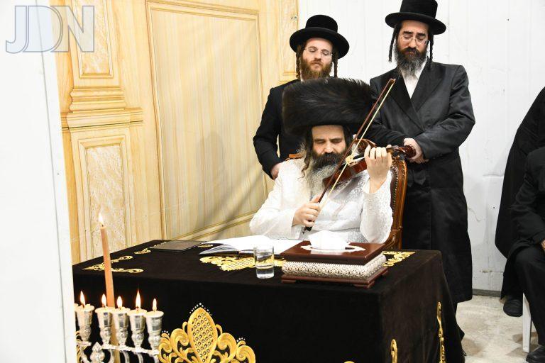זוטשקא הדלקת נרות חנוכה תשפ''ג (12)