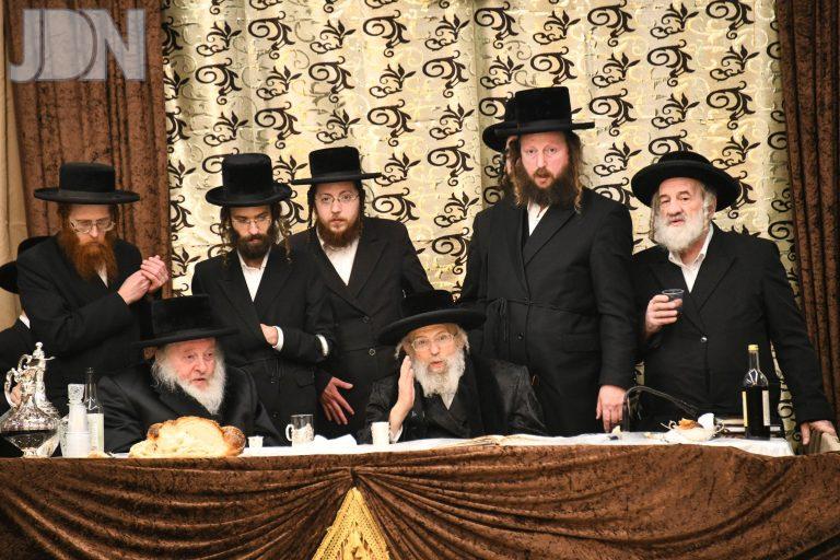 פינסק קארלין טיש זאת חנוכה תשפ''ג (1)
