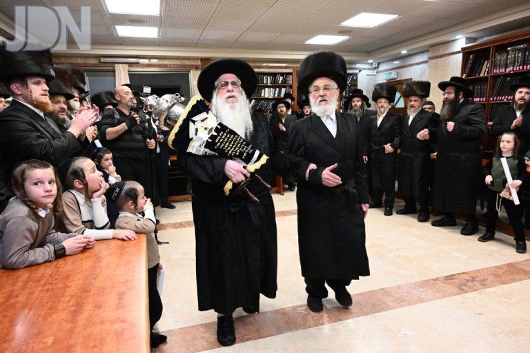 צאנז הכנסת ס''ת כסלו פג (3)