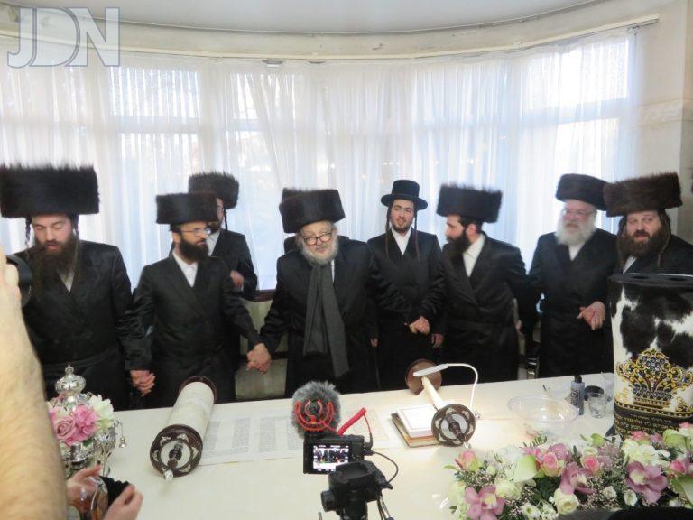 הכנסת ס''ת בעלזא אנטוורפן מאטיאס (9)